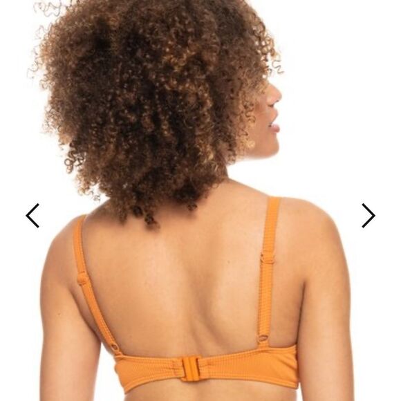 ROXY BIKINI TOP SIZE SMALL IN A D CUP HAS REMOVABLE PADS  WITH ADJUSTABLE STRAPS - Picture 5 of 14